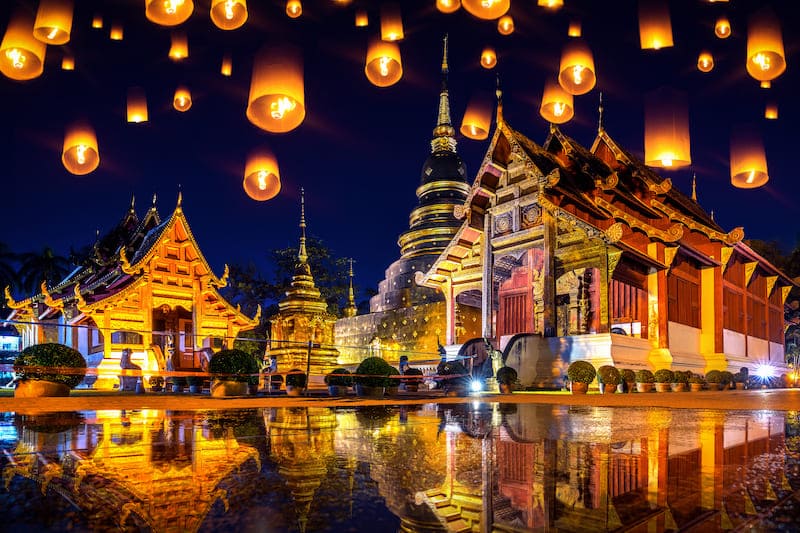 Bangkok, thủ đô Thái Lan, nổi tiếng với những ngôi chùa lộng lẫy